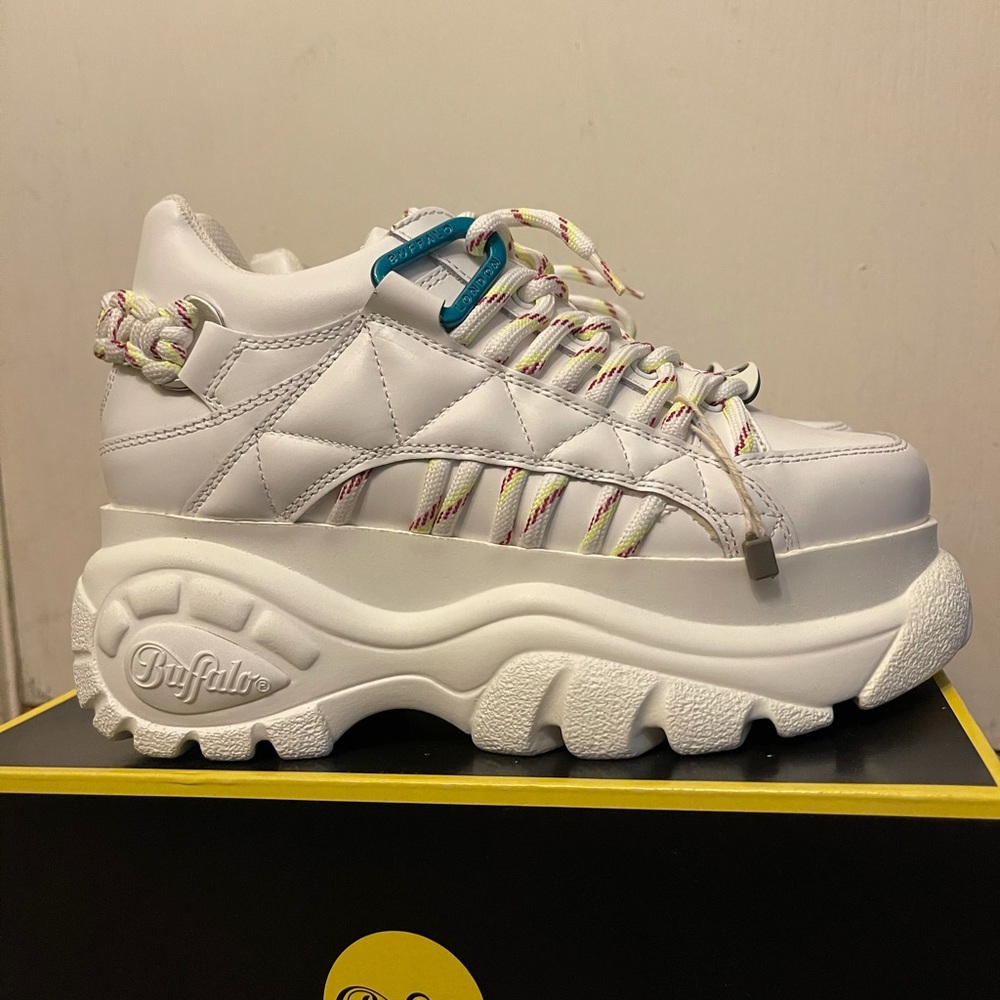 BUFFALO LONDON SNEAKERS